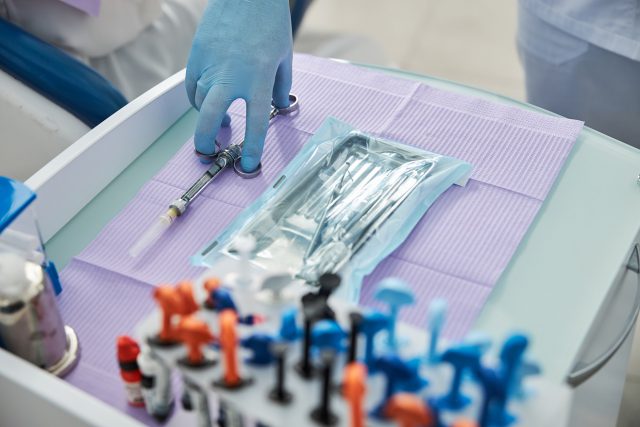 Podstawowe wyposażenie gabinetu dentystycznego