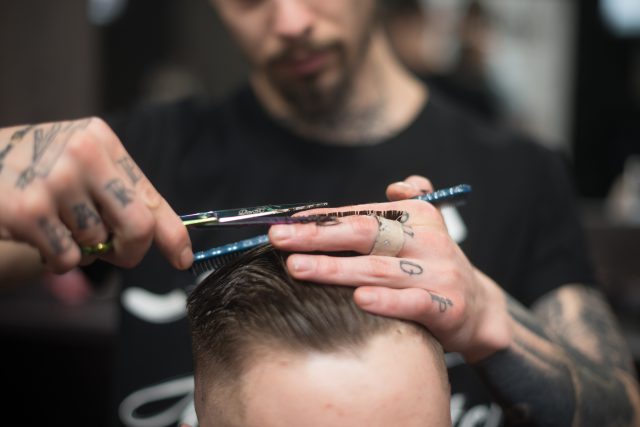 Barber w Warszawie i poza stolicą – nie tylko fryzjer